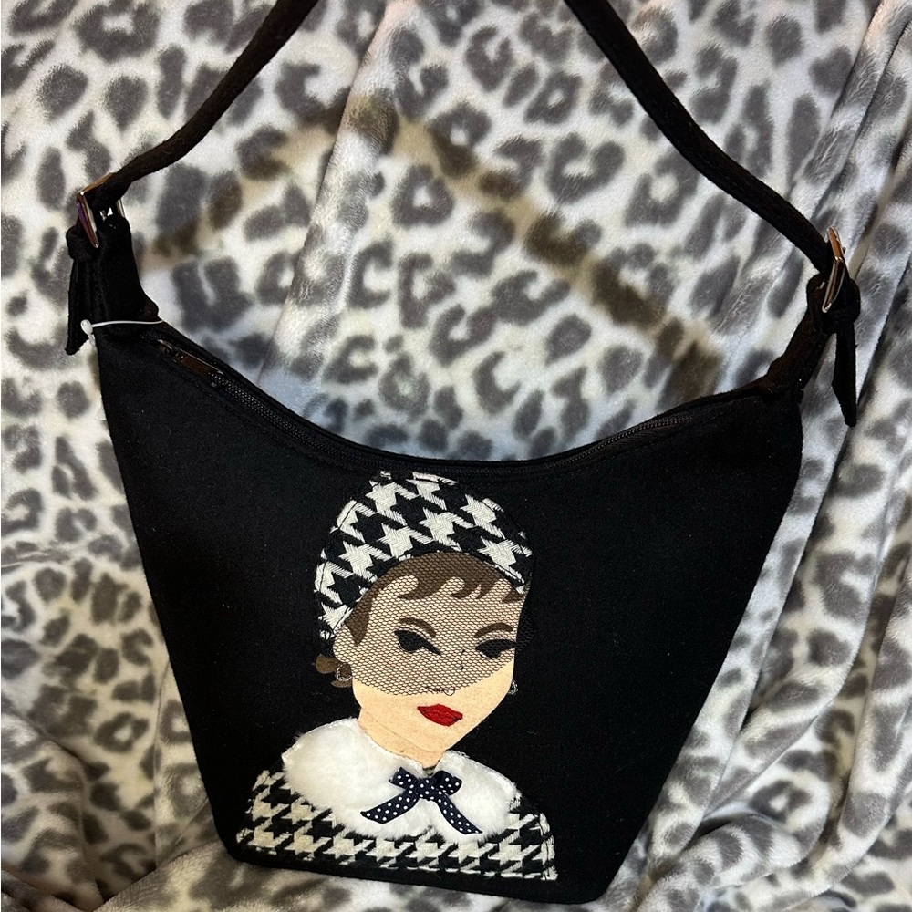 Boutique Purse w/ lady in Fascinator